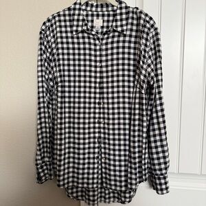 A New Day Black and White Checkered Gingham Button-Up Shirt size Medium